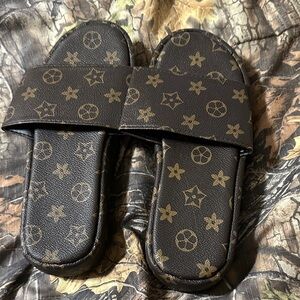 Brown Patterned Slide Sandals